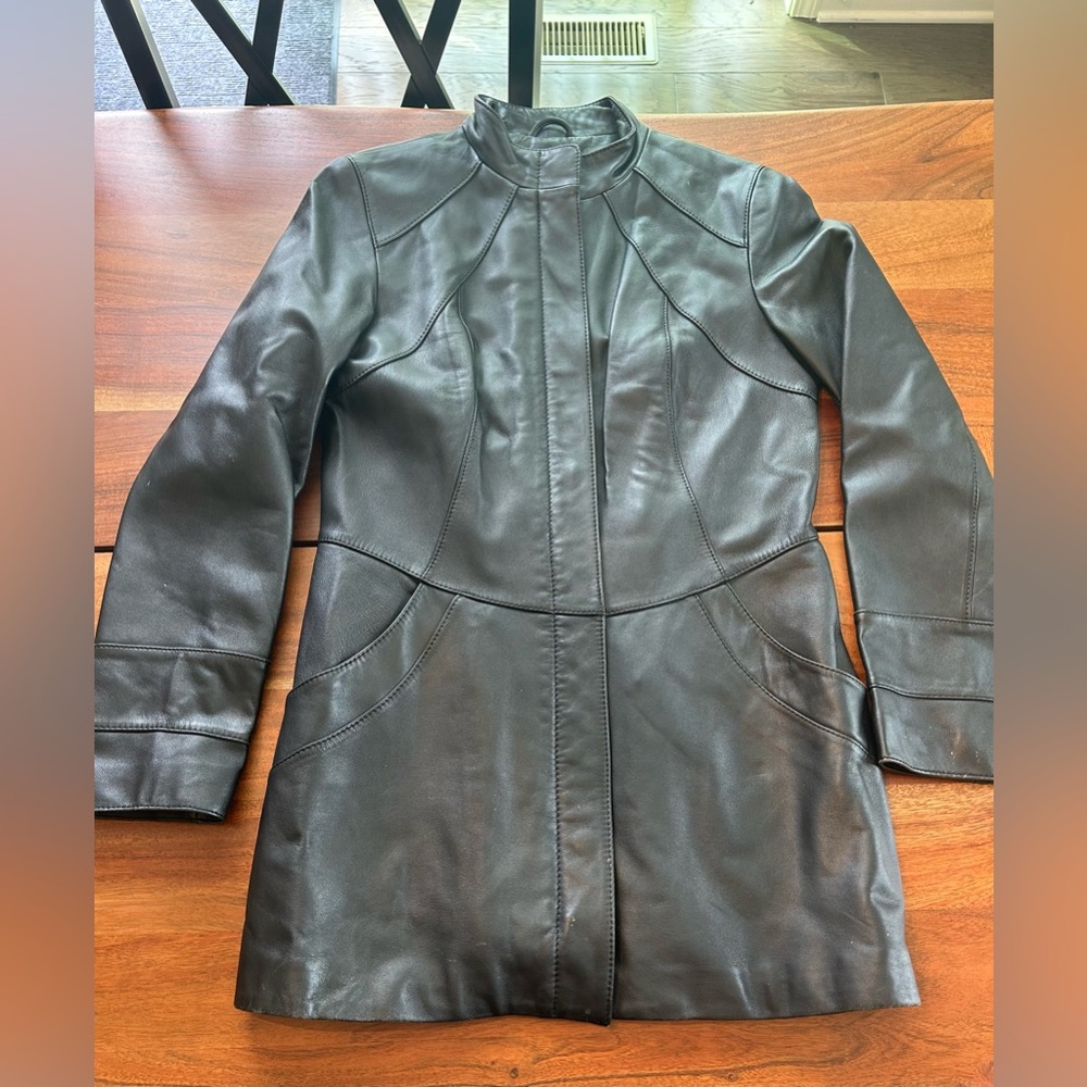 Danier Women's Elegant Black Leather Jacket size small
